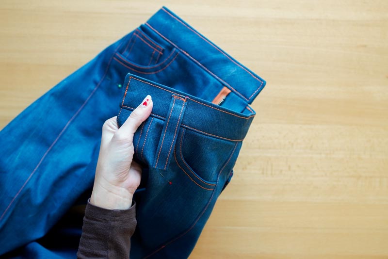 Jak ušít džíny - očka pro pásek