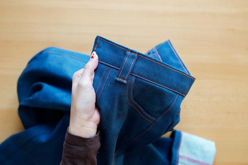 Jak ušít džíny - očka pro pásek