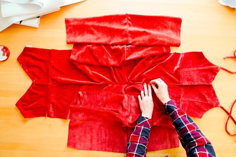 Jak ušít overal - šití knoflíkové légy