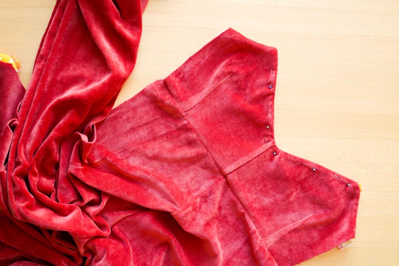 Jak ušít overal - podsádka zadního dílu živůtku