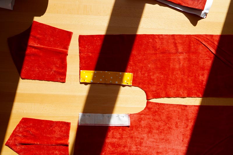 Jak ušít overal - jak ušít knoflíkovou légu (zapínání na knoflíky) u kalhot