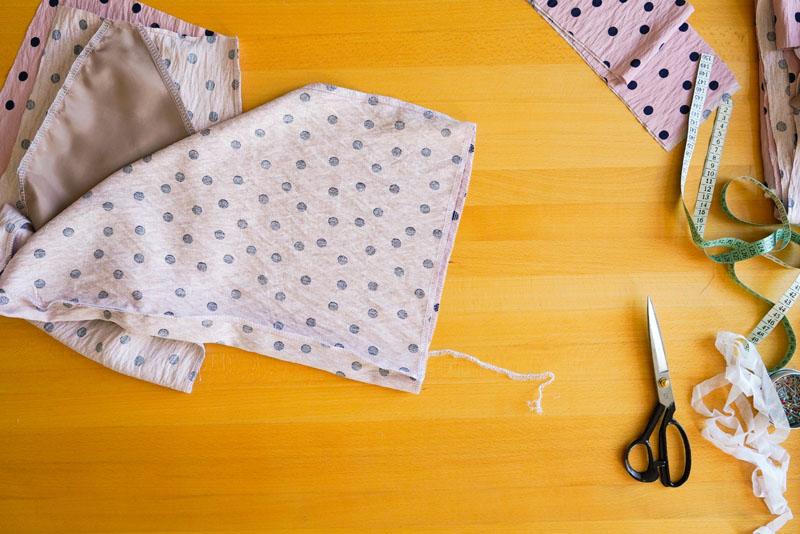 Střih a návod jak ušít dámské široké letní kalhoty UNWIND - Dokončení lemů nohavic