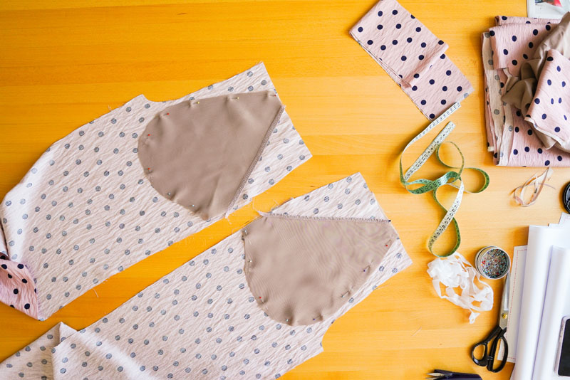 Střih a návod jak ušít dámské široké letní kalhoty UNWIND - vypracování kapsových váčků