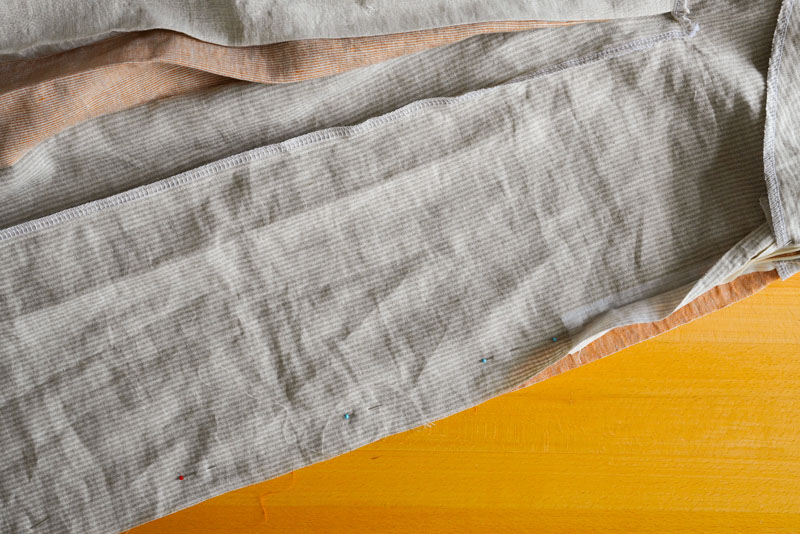 Střih a návod jak ušít pohodlné dámské šaty - zadní středový šev