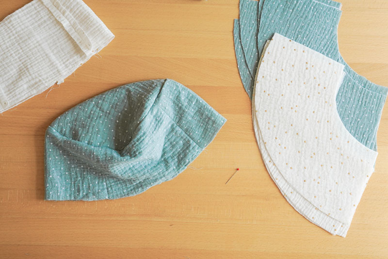 Střih a podrobný foto návod jak ušít oboustranný klobouk