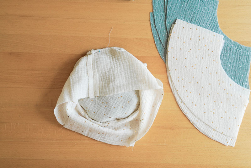 Střih a podrobný foto návod jak ušít oboustranný klobouk