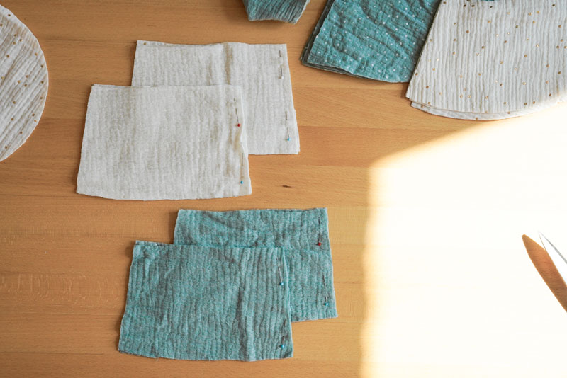 Střih a podrobný foto návod jak ušít oboustranný klobouk