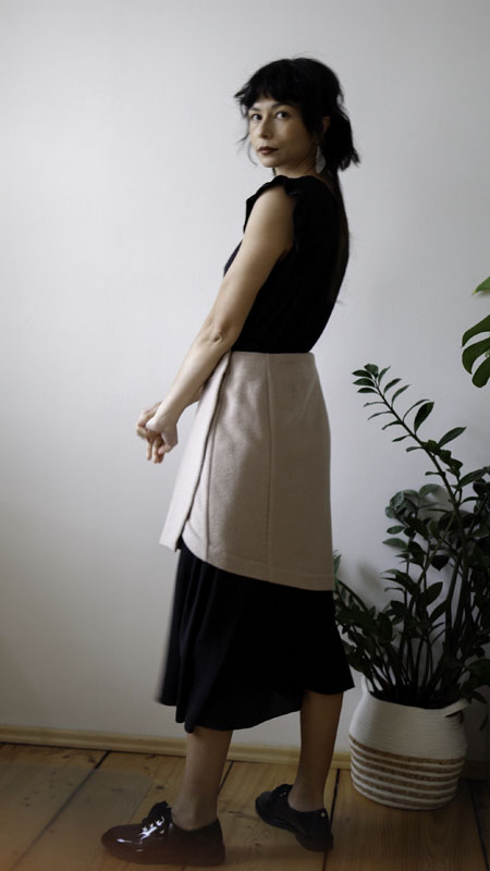 Střih a návod jak ušít jednoduchou a elegantní dámskou zavinovací pouzdrovou sukni