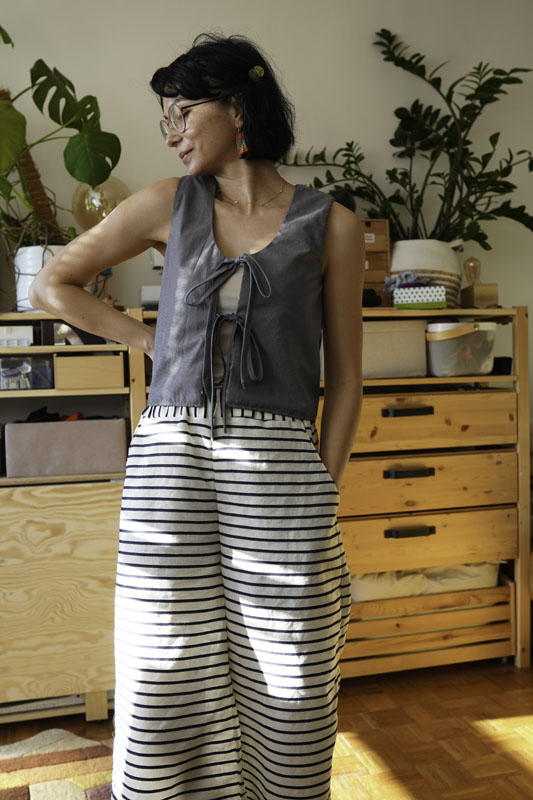 Střih a návod na dámskou oboustrannou vestu - jednoduché šití i pro začátečníky