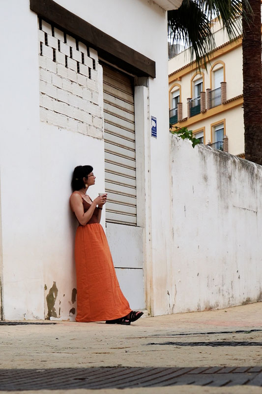 Jak ušít jednoduché dámské maxi šaty s překřížením přes prsa