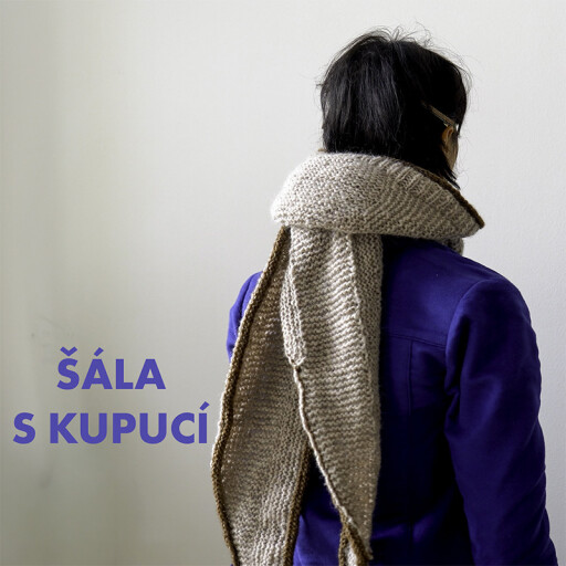 Návod na dámskou pletenou šálu s kapucí