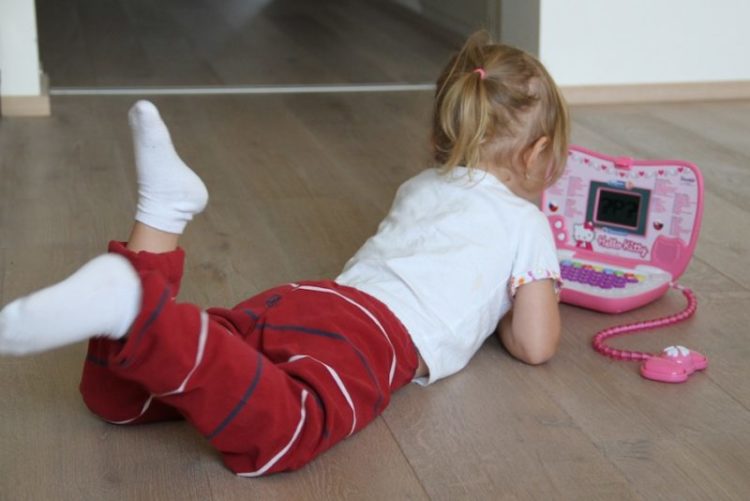 Recyklace oblečení - ze starého trika nové tepláčky