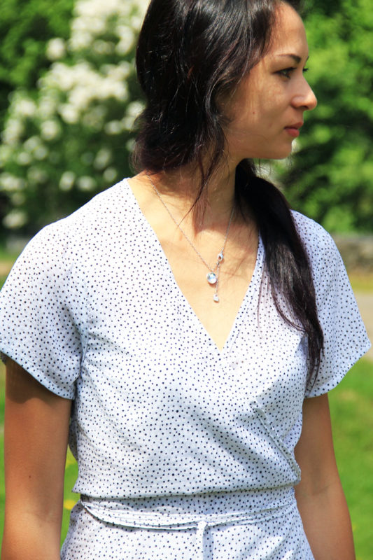 Střih na dámské zavinovací šaty