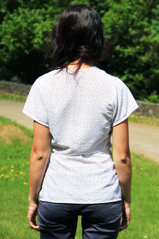 Střih na dámské zavinovací šaty