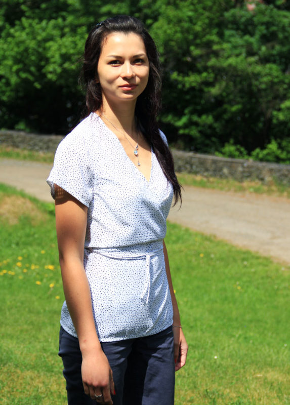 Střih na dámské zavinovací šaty