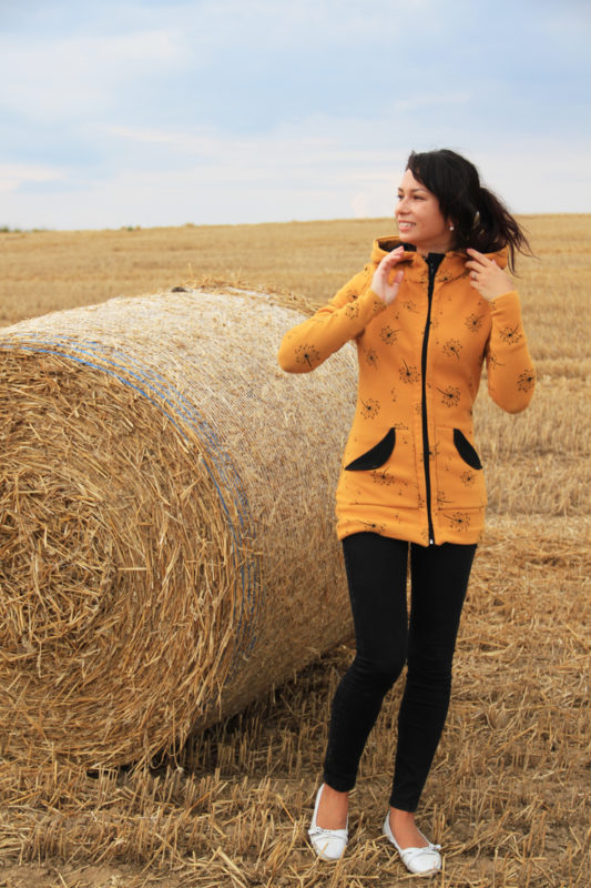 Střih na dámskou mikinu