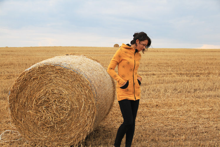 Střih na dámskou mikinu