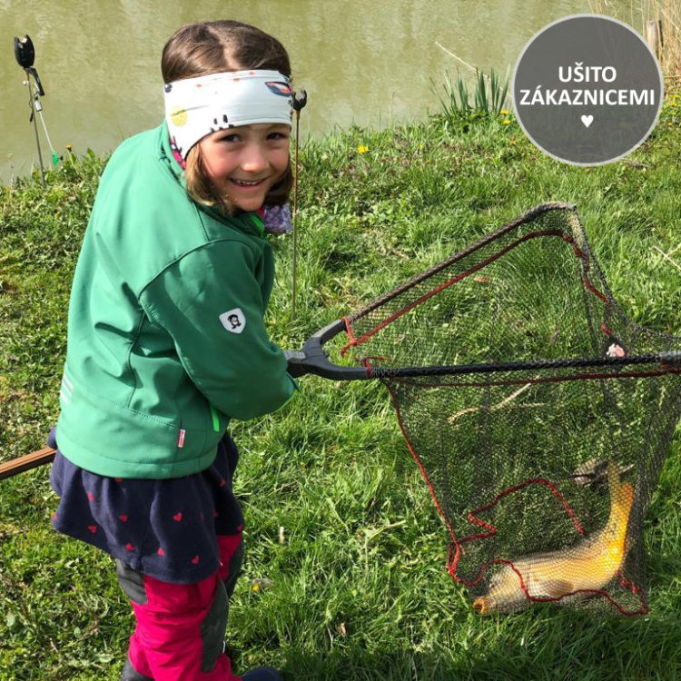 Střih na dětskou čepici přes uši - úprava na čelenku