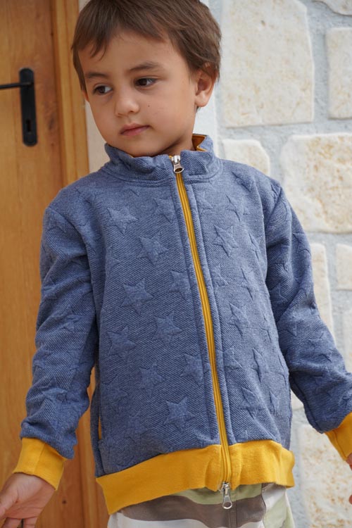 Střih - dětská mikina na zip se stojáčkem a kapsami