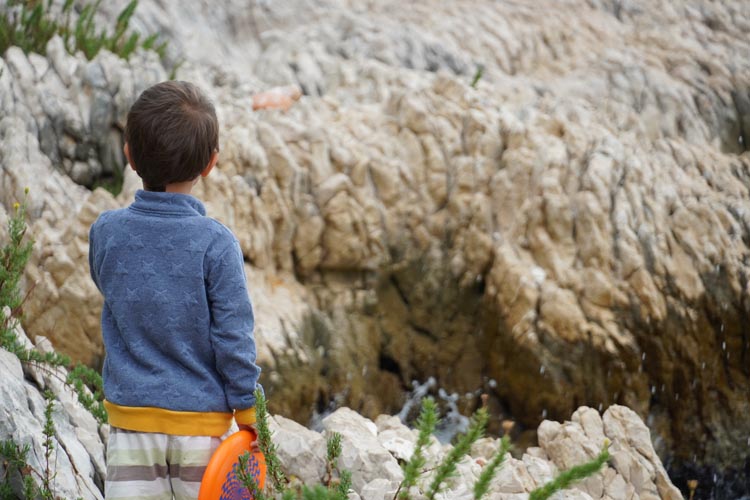 Střih - dětská mikina na zip se stojáčkem a kapsami