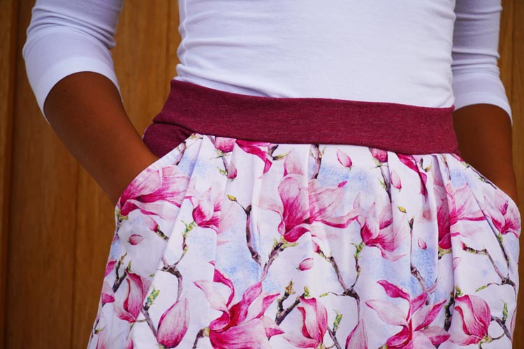 Návod jak ušít sukni se sklady + střih - dámská i dětská sukně