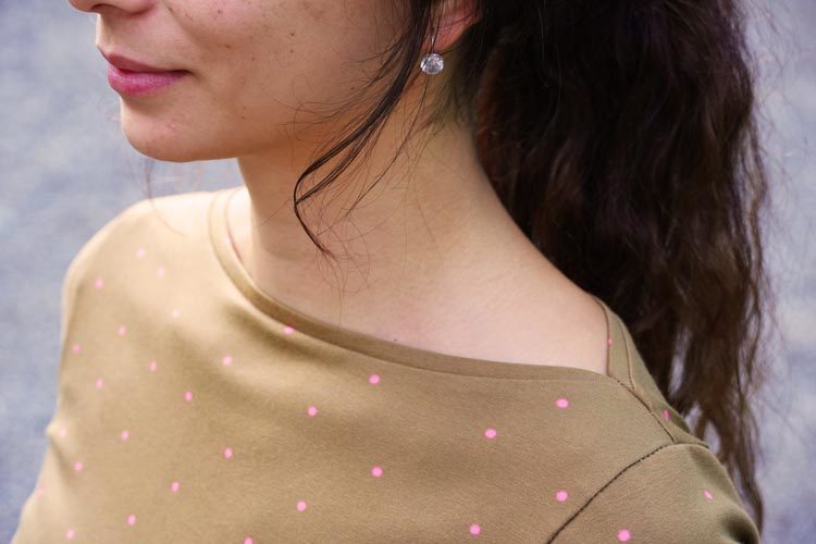 Střih na dámské šaty (+ návod na šití)