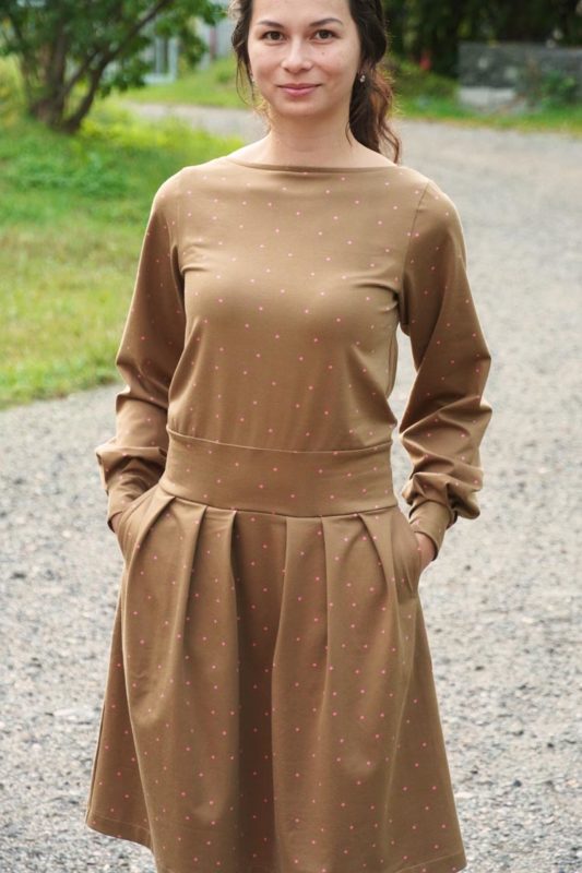 Střih na dámské šaty (+ návod na šití)