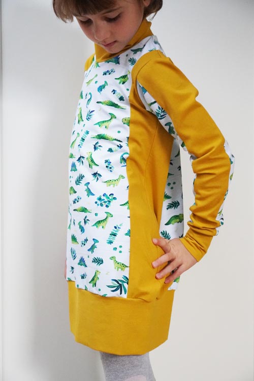 Střih - jednoduché dětské mikino šaty