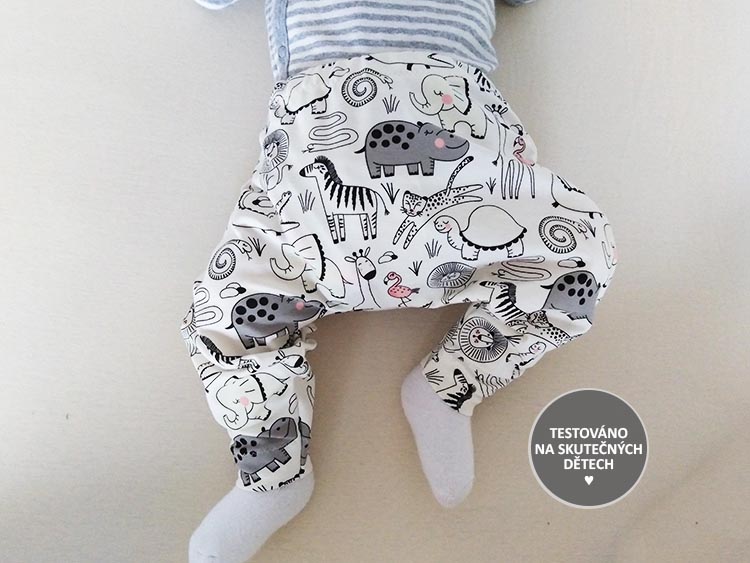 Střih - tepláčky s kulatým sedem - pro jednorázové i látkové plenky