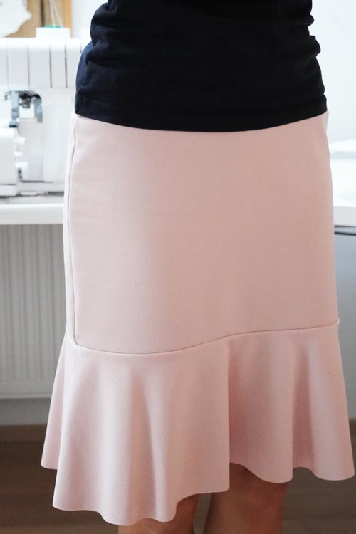 Video návod jak ušít volánovou sukni z úpletu nebo teplákoviny