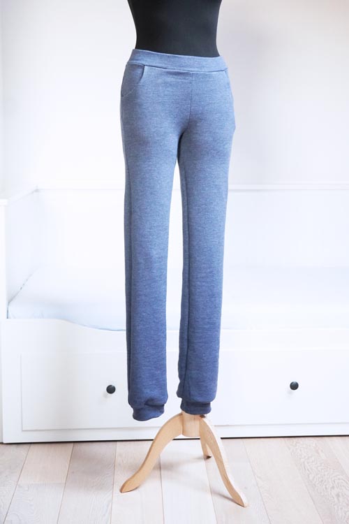 Střih - dámské tepláky do nápletu s kapsami