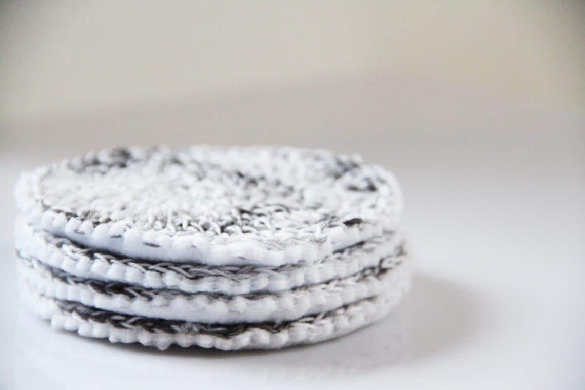 Háčkované prostírání pod hrníčky