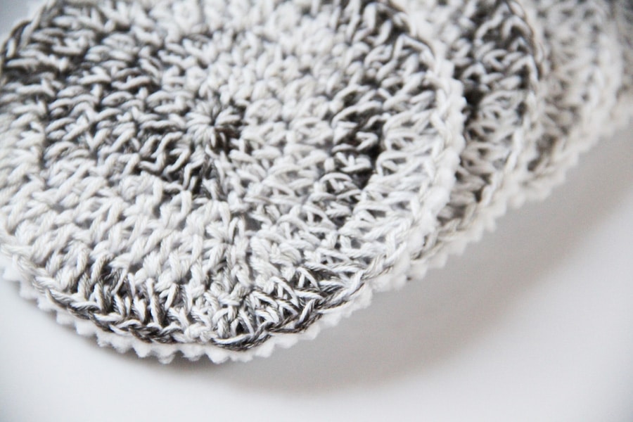 Háčkované prostírání pod hrníčky