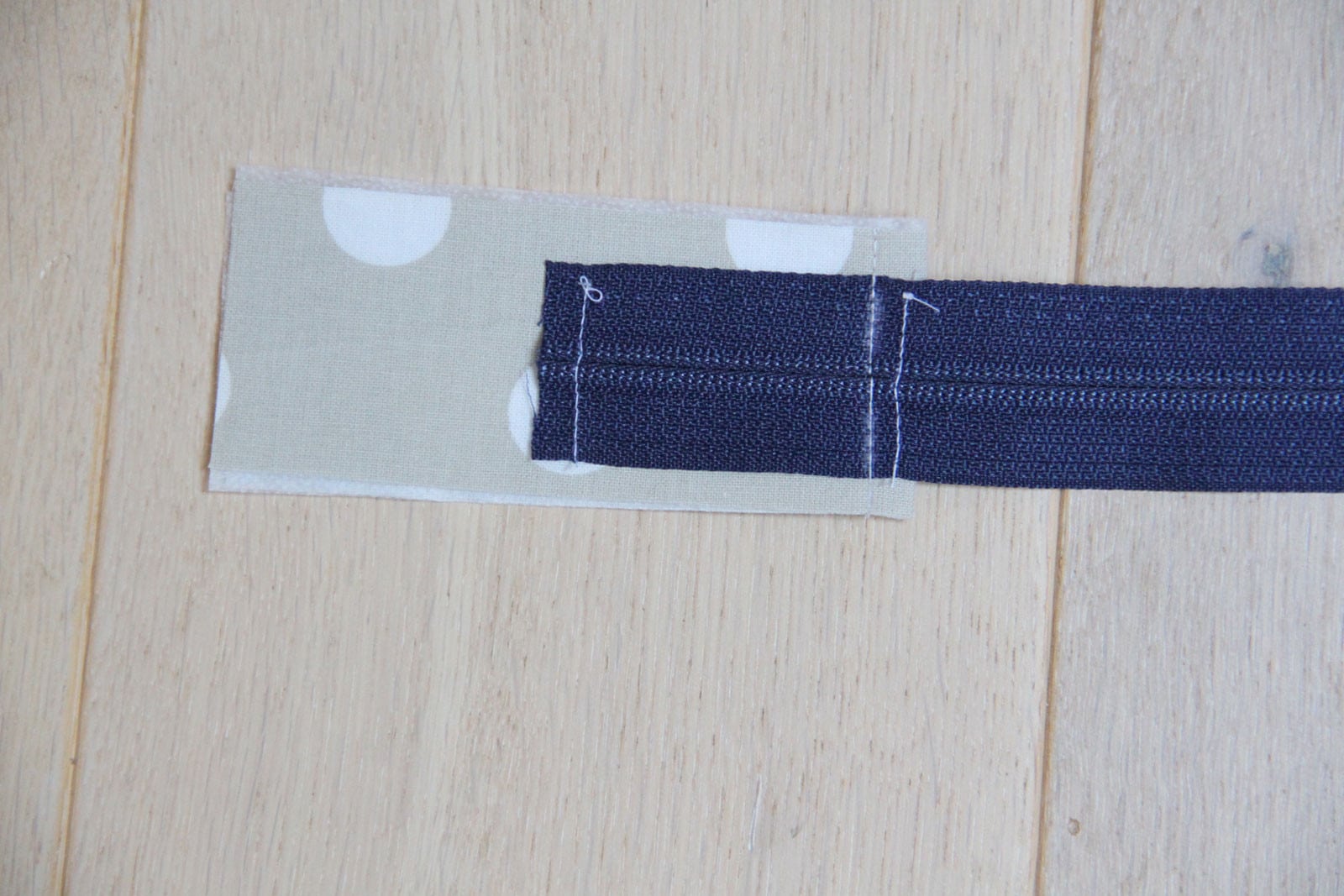 Návod jak ušít látkovou taštičku / toaletku: Příprava zipu