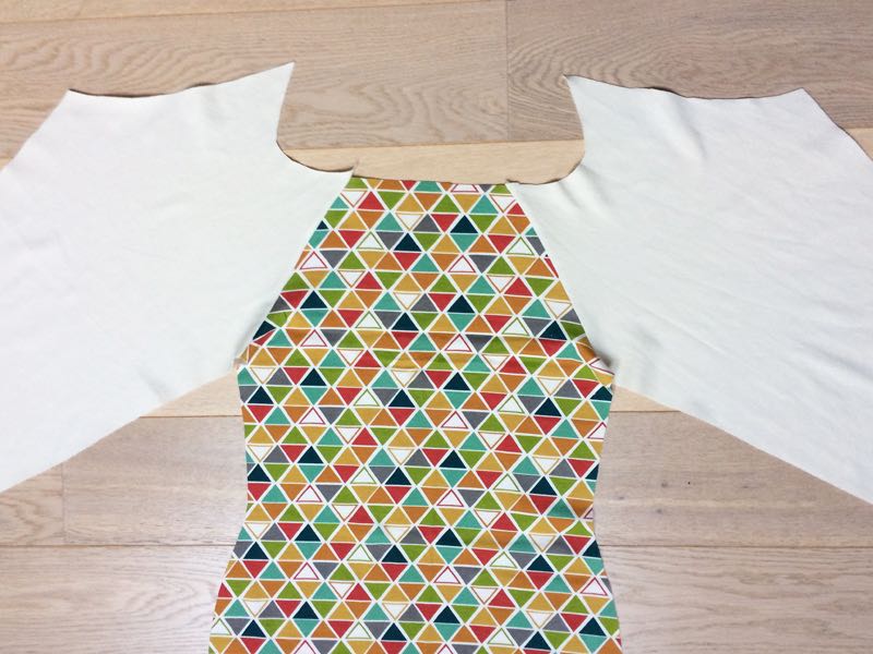 How to sew a t-shirt (or dress) with raglan sleeves and neckline facing