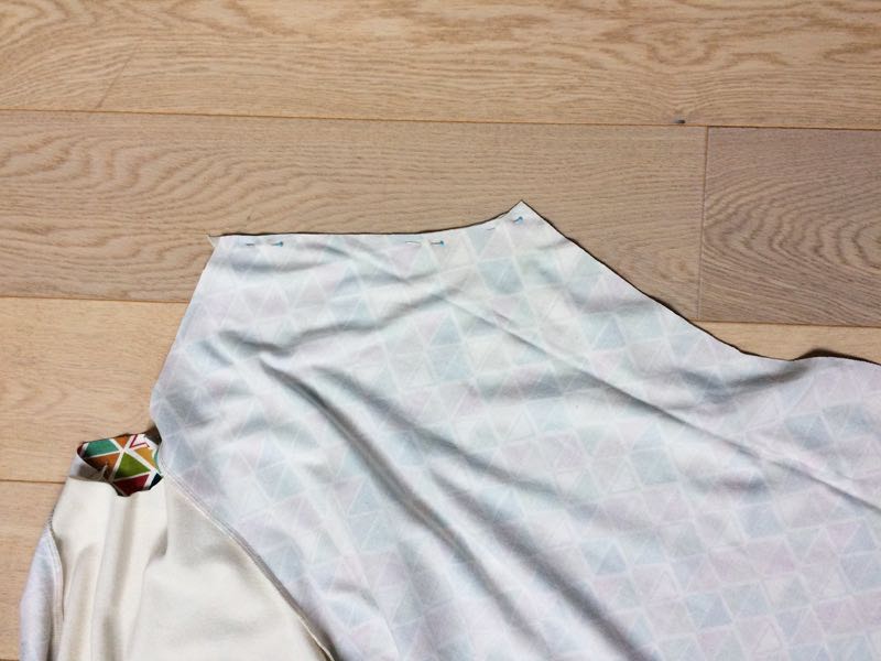 How to sew a t-shirt (or dress) with raglan sleeves and neckline facing