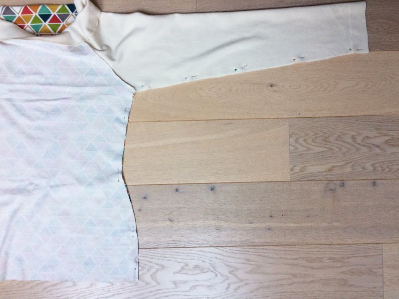 How to sew a t-shirt (or dress) with raglan sleeves and neckline facing