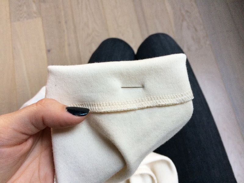 How to sew a t-shirt (or dress) with raglan sleeves and neckline facing