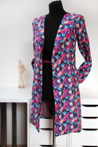 Dámský podzimní kabát šitý na míru