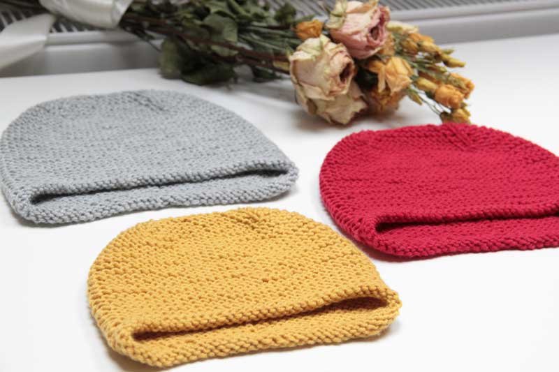 Návod na jednoduchou dětskou nebo dámskou pletenou čepici přes uši