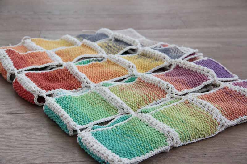 Projekt leden / únor 2017 - ručně pletená deka ve stylu patchwork