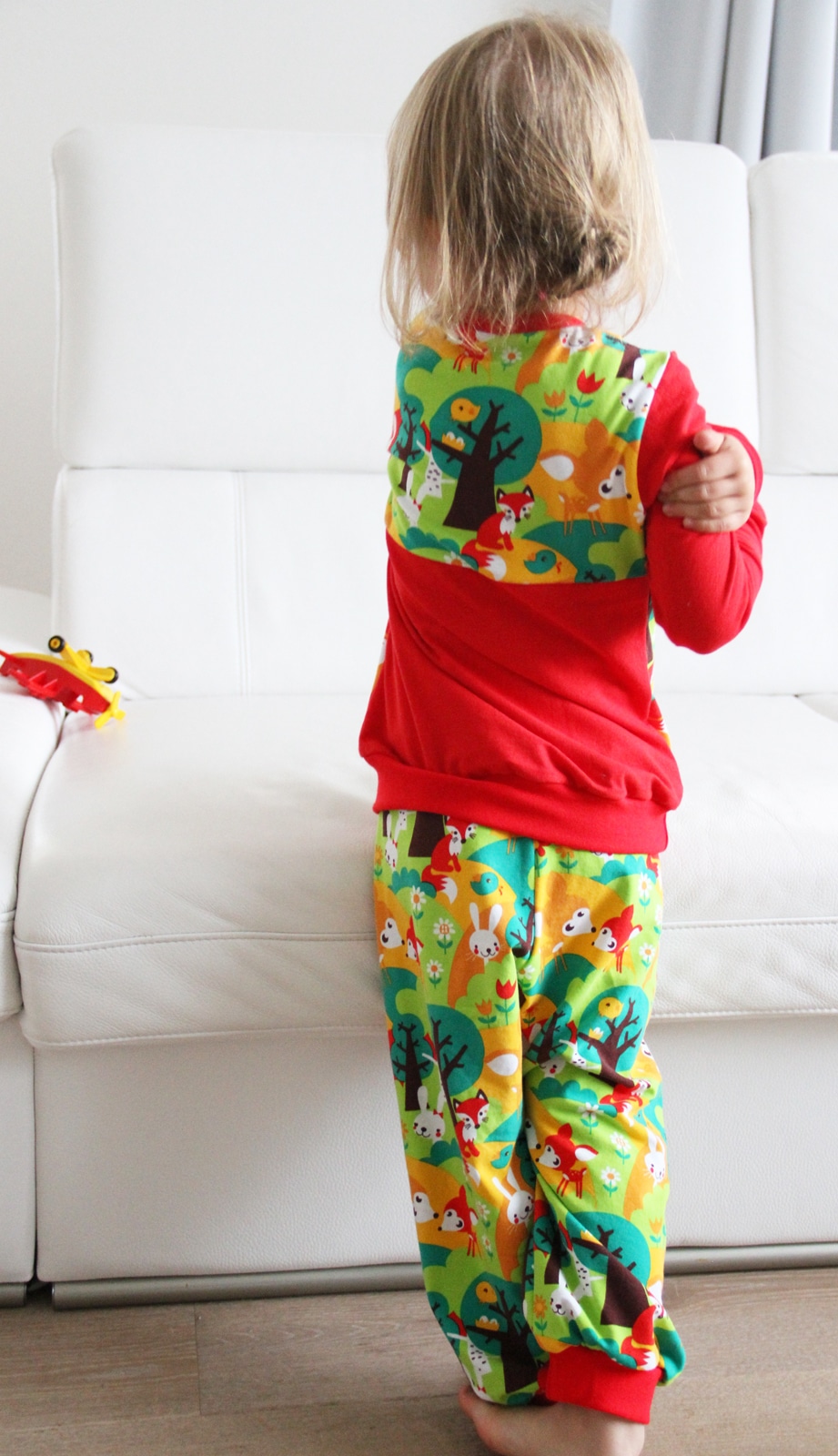 Dětské bavlněné pyžámko se zvířátky látka Lillestoff - střih a návod na šití